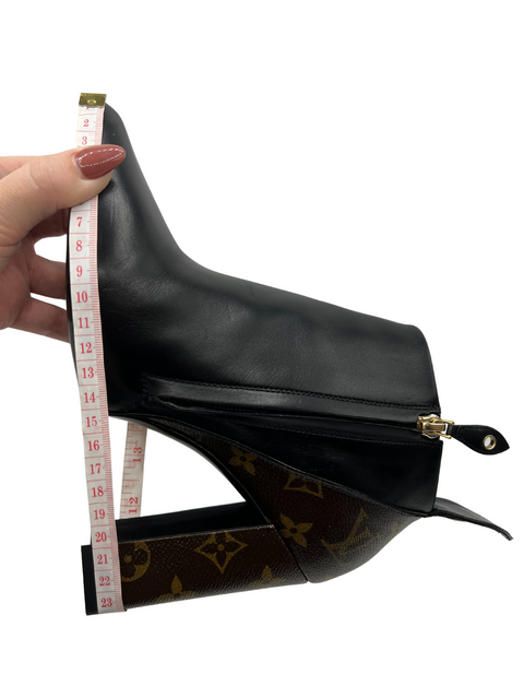 Louis Vuitton Calfskin Monogram Rodeo Queen Low Ankle Boots