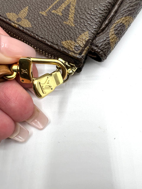 Louis Vuitton Pochette Accessories