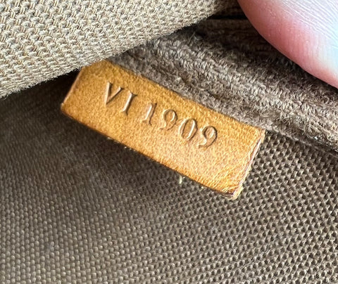 Louis Vuitton Pochette Accessories