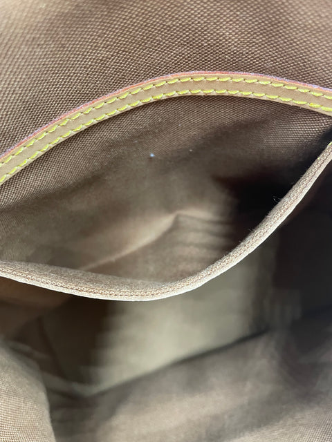 Louis Vuitton Montsouris MM