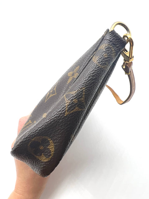 Louis Vuitton Pochette Accessories