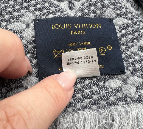 Louis Vuitton Unisex Monogram Classic Scarf