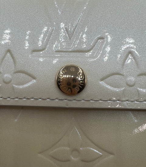 Louis Vuitton Amarante Monogram Vernis Elise Wallet in Cream