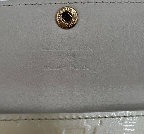 Louis Vuitton Amarante Monogram Vernis Elise Wallet in Cream