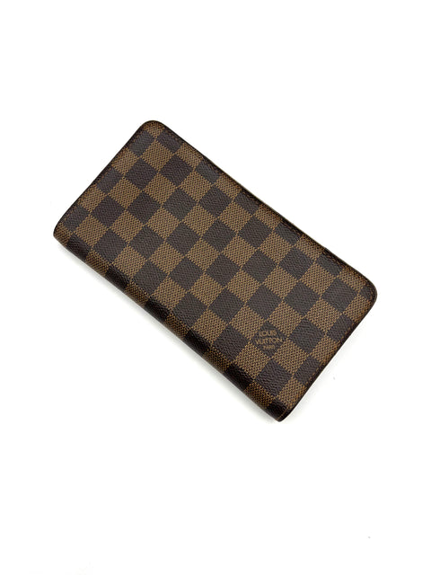 Louis Vuitton Zippy Wallet in Damier Ebene