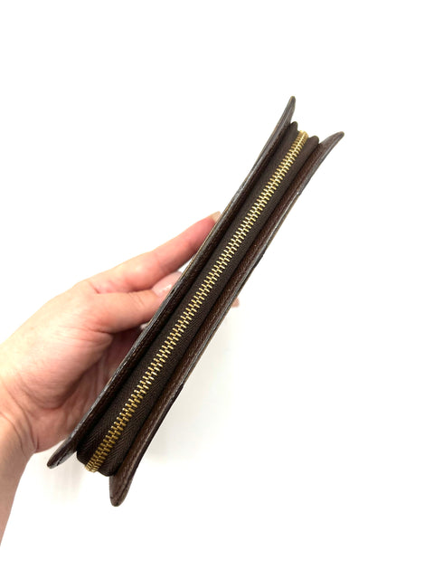 Louis Vuitton Zippy Wallet in Damier Ebene
