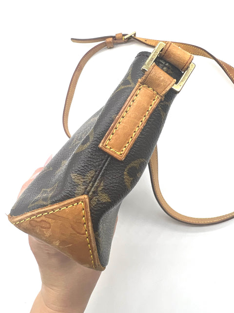 Louis Vuitton Trotteur Crossbody Bag