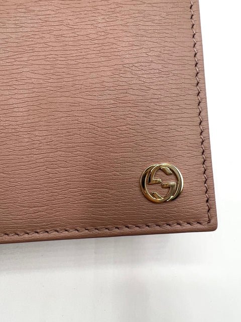 Gucci Wallet on Chain
