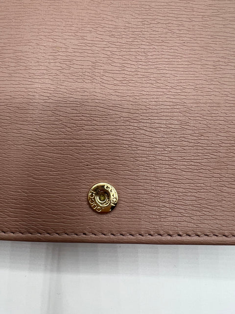Gucci Wallet on Chain