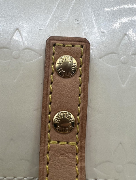 Louis Vuitton Perle Vernis Reade PM Bag