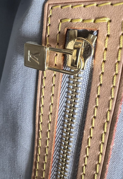 Louis Vuitton Perle Vernis Reade PM Bag