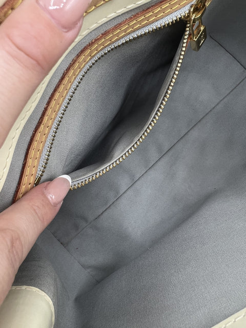 Louis Vuitton Perle Vernis Reade PM Bag
